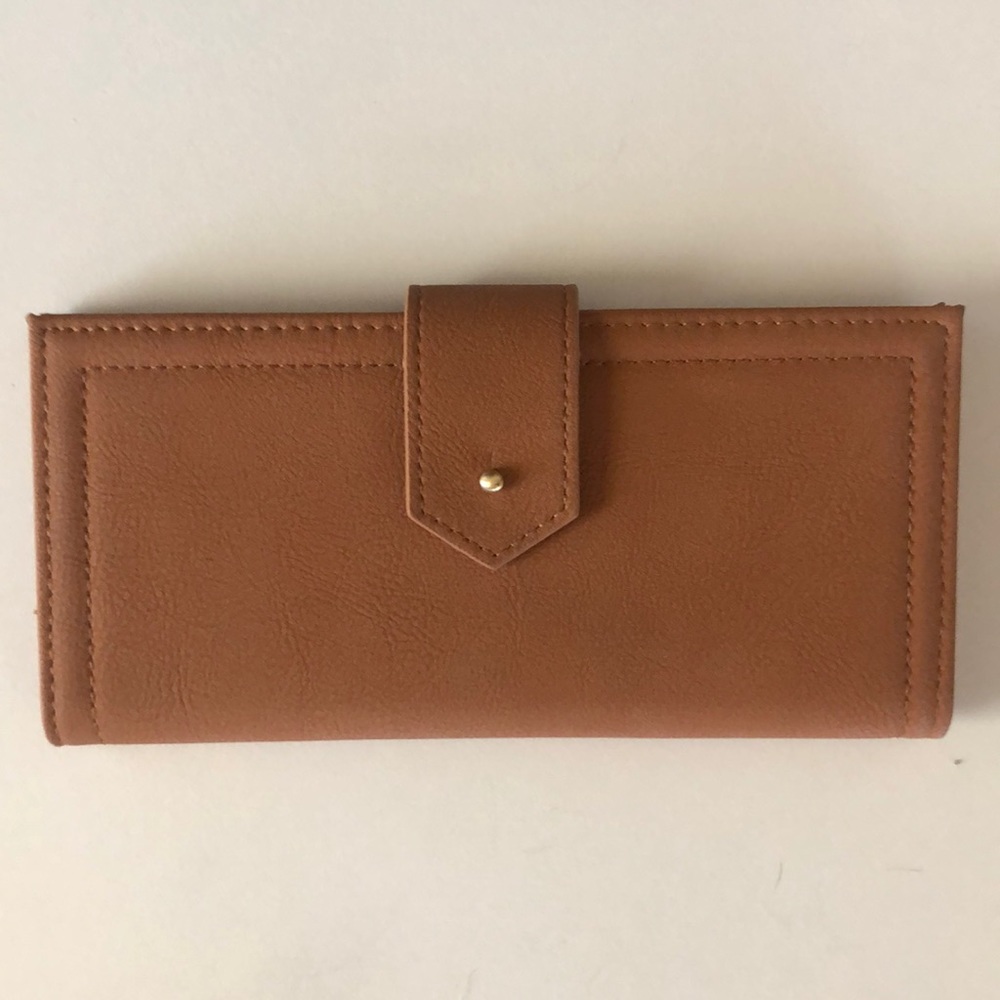 Francesca’s light brown pleather wallet